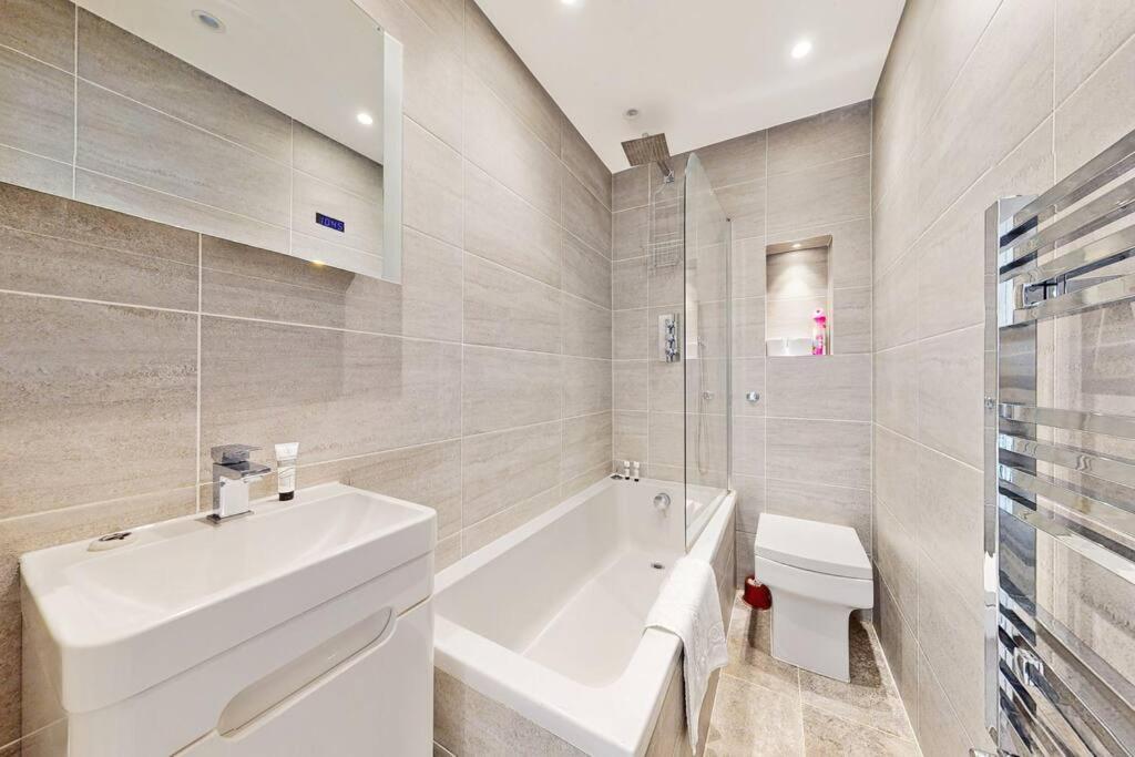 Stylish 2Bed2Bath Flat 4Min From Tube Station Villa London Luaran gambar