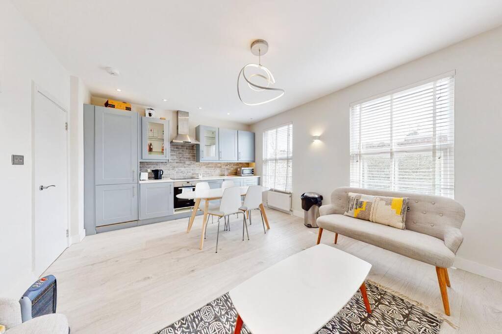 Stylish 2Bed2Bath Flat 4Min From Tube Station Villa London Luaran gambar