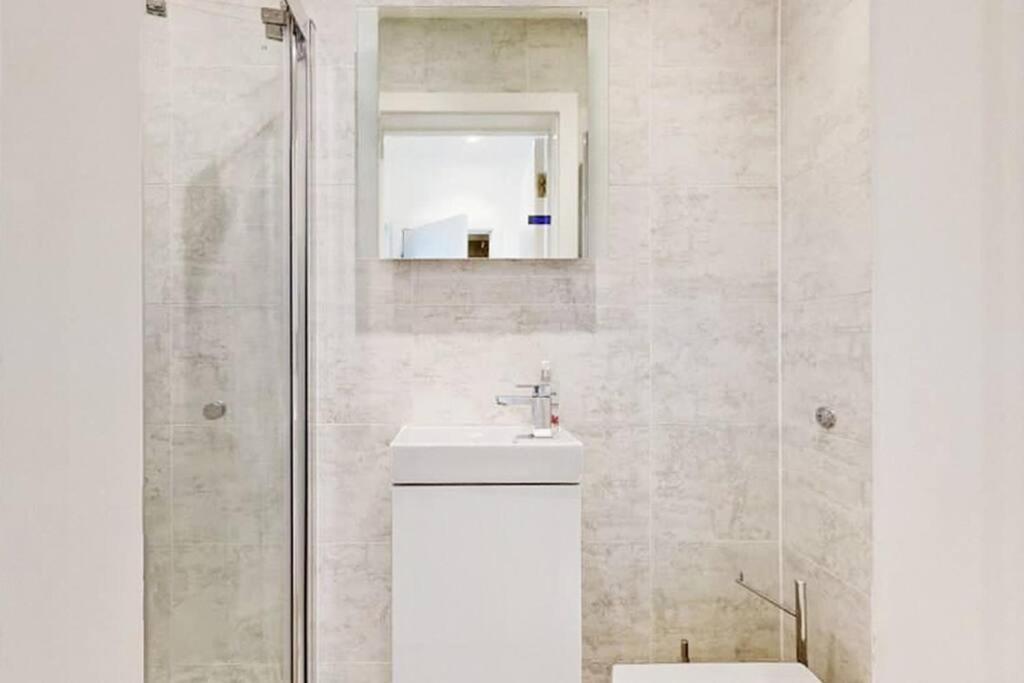 Stylish 2Bed2Bath Flat 4Min From Tube Station Villa London Luaran gambar